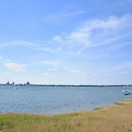 Mit Kamin U Terrasse Nahe Dem Strelasund