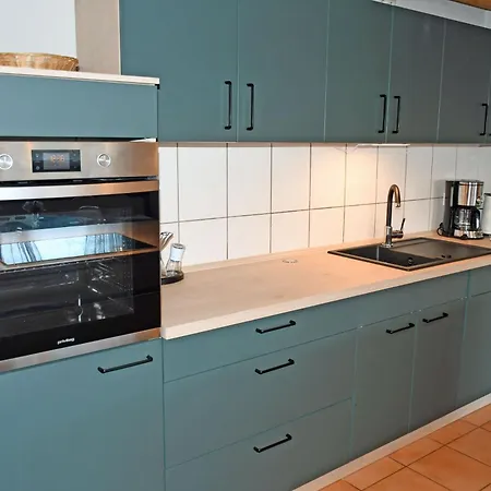 Mit Kamin U Terrasse Nahe Dem Strelasund *